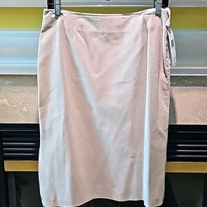 Light Gray Nine West Suede Pencil Skirt Size 6 lite weight leather NWT